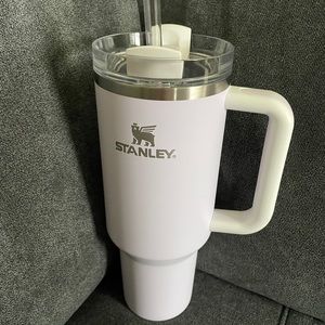 EUC Lilac Stanley 40 oz Mug
